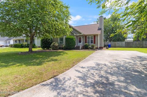 1605 Cedar Ln, Greenville, NC 27858