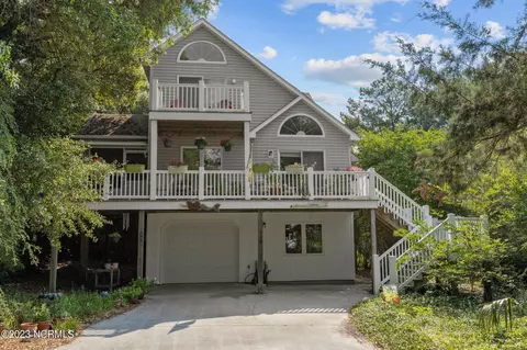 110 Conch Ct, Emerald Isle, NC 28594