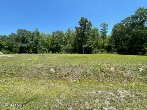 5153 Old Washington Rd, Washington, NC 27889
