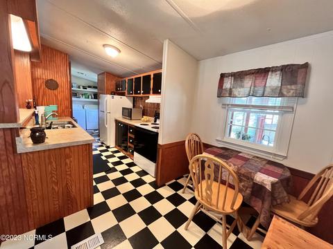 137 Edgewater Dr, Grandy, NC 27939 photo 8