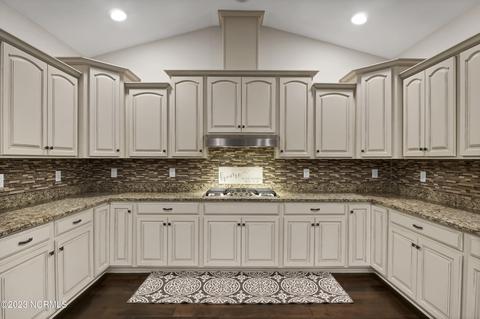 252 Aster Pl, Hampstead, NC 28443 photo 9