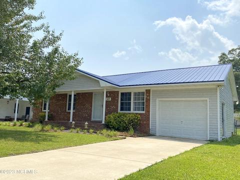 107 Pine St, Dunn, NC 28334