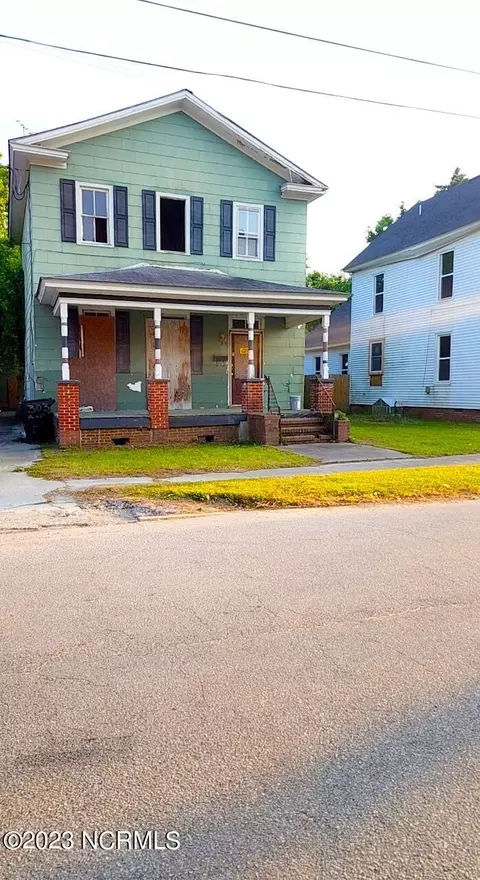 207 E Cypress St, Elizabeth City, NC 27909