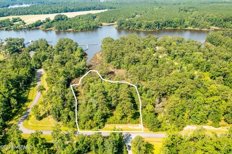 262 Kershaw Creek Dr, Oriental, NC 28571