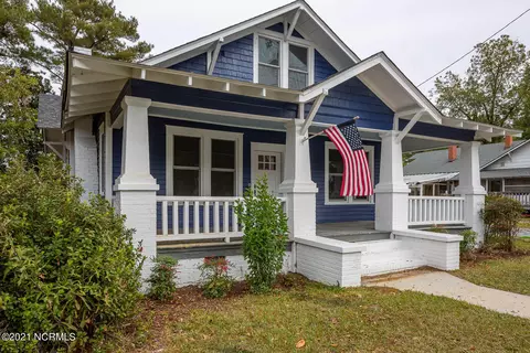 204 N East St, Roseboro, NC 28382