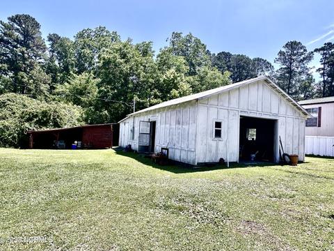 301 S Stringfield St, Atkinson, NC 28421 photo 4