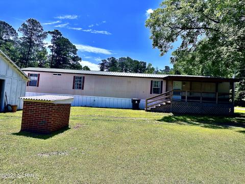 301 S Stringfield St, Atkinson, NC 28421 photo 2