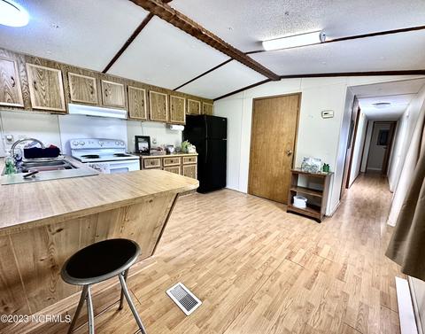301 S Stringfield St, Atkinson, NC 28421 photo 8