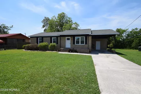 4570 Wilson Dr, Ayden, NC 28513 photo 2