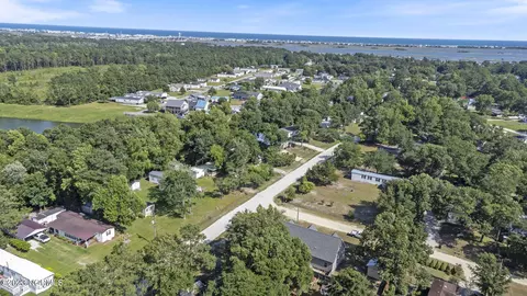 500 Bishop Dr, Hampstead, NC 28443 photo 5
