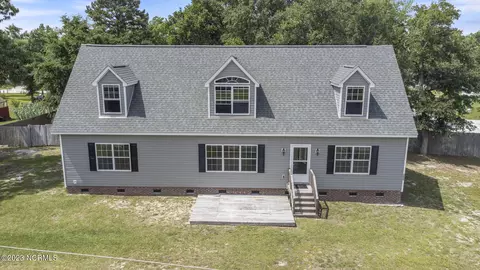 500 Bishop Dr, Hampstead, NC 28443