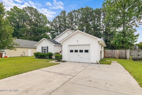 1024 Spring Villa Dr, Jacksonville, NC 28540 photo 2