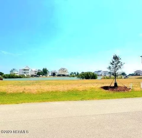 618 Cannonsgate Dr, Newport, NC 28570
