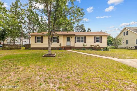 170 Sanders Dr, Hubert, NC 28539