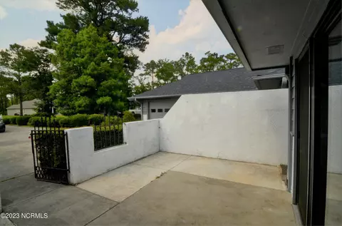120 Red Bird Ln, Hampstead, NC 28443 photo 3