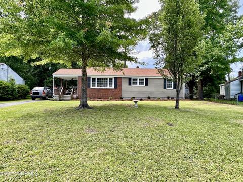 511 Cheyenne Rd, Jacksonville, NC 28540