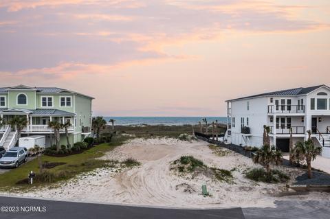 1842 E Main St, Sunset Beach, NC 28468