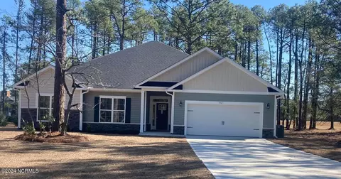 1512 Santa Lucia Rd, New Bern, NC 28560