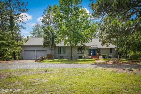 2 Dogwood Ct, Foxfire Village, NC 27281