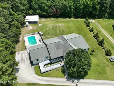 108 Graham Ln, Beaufort, NC 28516