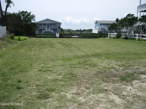 107 Tarpon Dr, Holden Beach, NC 28462