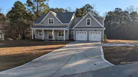41 Banning Dr, Whispering Pines, NC 28327