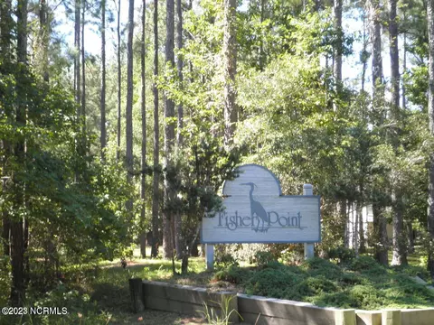 209 Thurman Rd, Beaufort, NC 28516