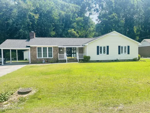 1123 Par Three Dr S, Wilson, NC 27893