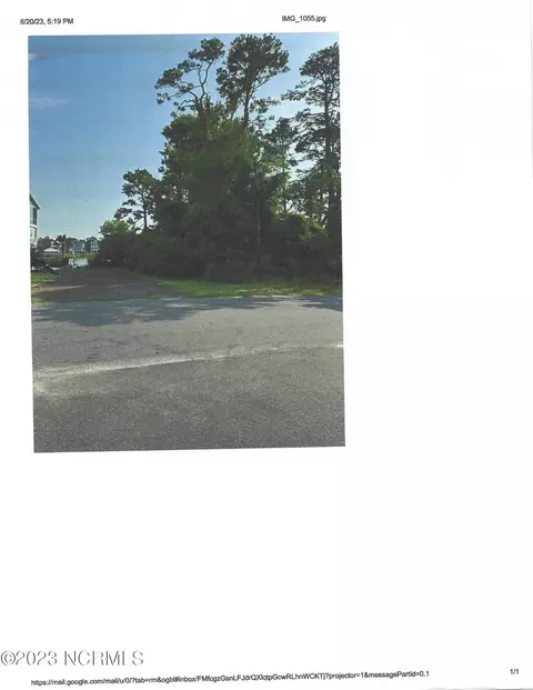 37 E Th E Yacht Dr, Oak Island, NC 28465