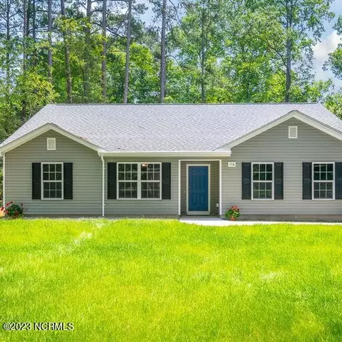 116 Waters Edge Dr, Chocowinity, NC 27817