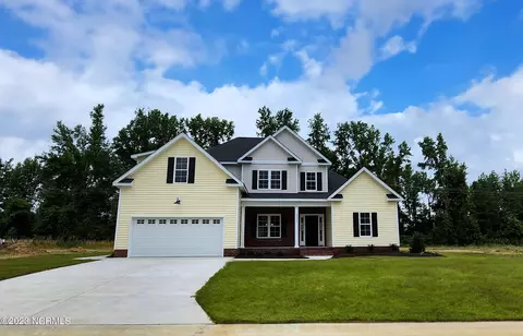 3253 School View Dr, Farmville, NC 27828