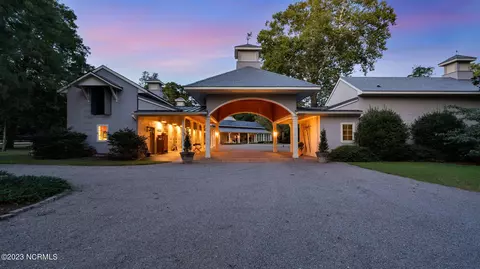 207 Firleigh Rd, Southern Pines, NC 28387