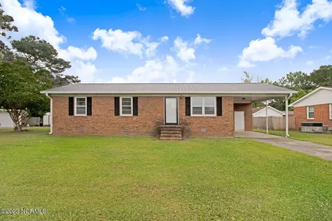 108 Dill St, Mount Olive, NC 28365