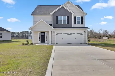 169 Village Creek Dr, Maysville, NC 28555