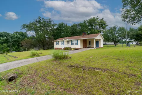 104 Curtis Ave, Hamlet, NC 28345 photo 4