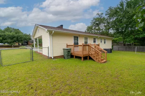 104 Curtis Ave, Hamlet, NC 28345 photo 24