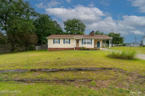 104 Curtis Ave, Hamlet, NC 28345 photo 3