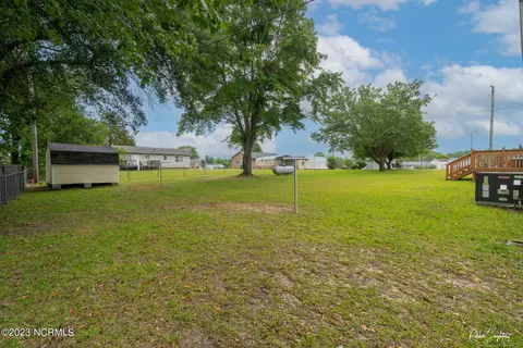 104 Curtis Ave, Hamlet, NC 28345 photo 27