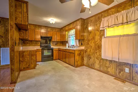 104 Curtis Ave, Hamlet, NC 28345 photo 9