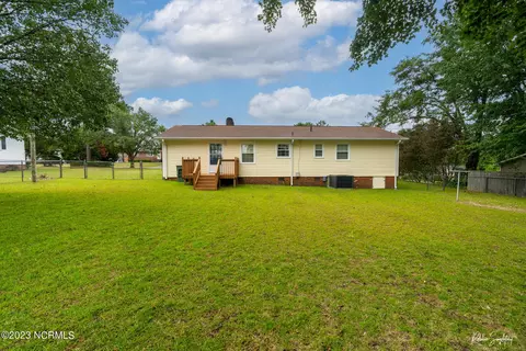 104 Curtis Ave, Hamlet, NC 28345 photo 25
