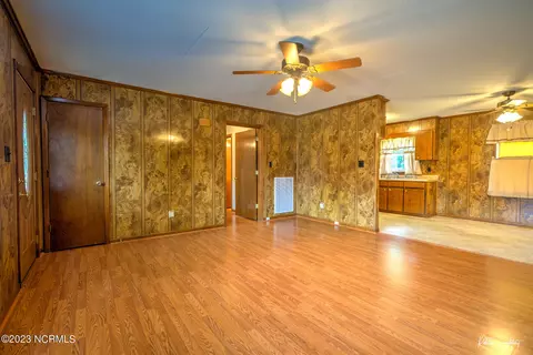 104 Curtis Ave, Hamlet, NC 28345 photo 6
