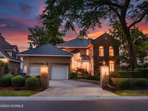1521 Landfall Dr, Wilmington, NC 28405