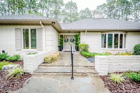 5 Lake Dornoch Dr, Pinehurst, NC 28374