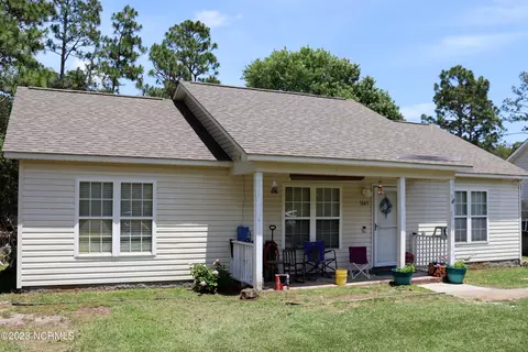 1043 Beaufort Rd, Southport, NC 28461