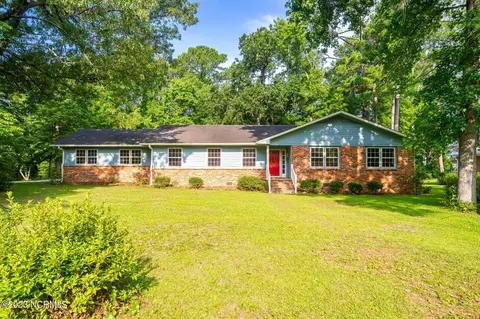 206 Hodges St, Morehead City, NC 28557