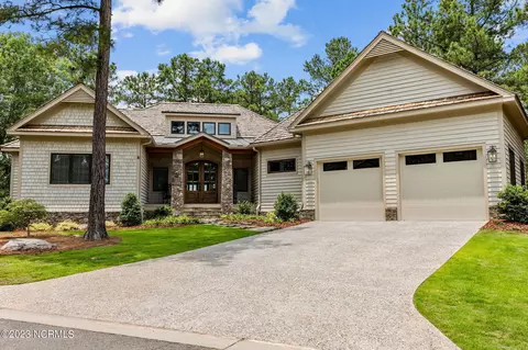 4 Kenwood Ct, Pinehurst, NC 28374