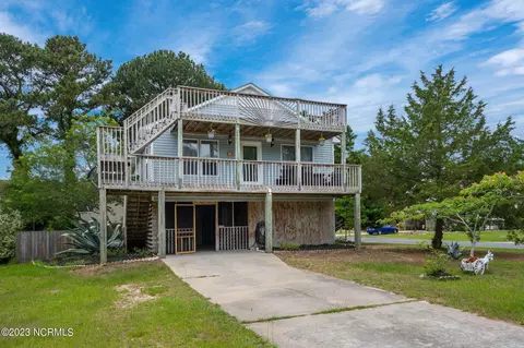 111 Colington Dr, Kill Devil Hills, NC 27948