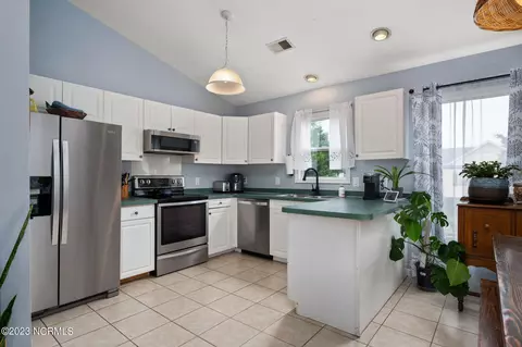 111 Colington Dr, Kill Devil Hills, NC 27948 photo 7