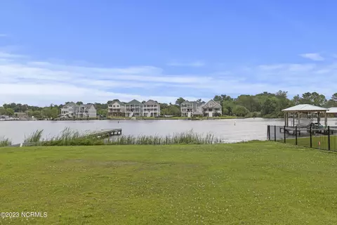 213 Laguna Ln, Jacksonville, NC 28540