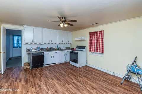 115 S Baker St, Eureka, NC 27830 photo 4